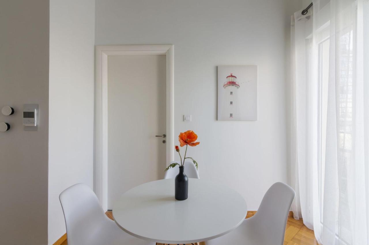 Classic Apartment For 4 People A Афины Экстерьер фото